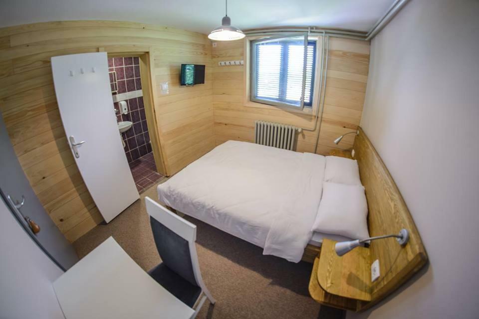 Gorski Vrt Novi Sad Extérieur photo